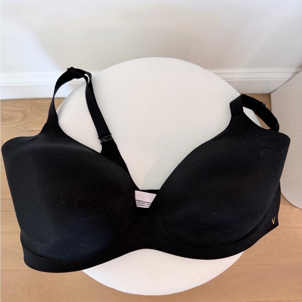 Victoria's Secret Black T-Shirt Bra with Light Padding Semi Lined